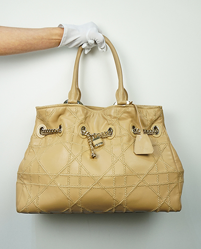 Chri Chri Tote, front view